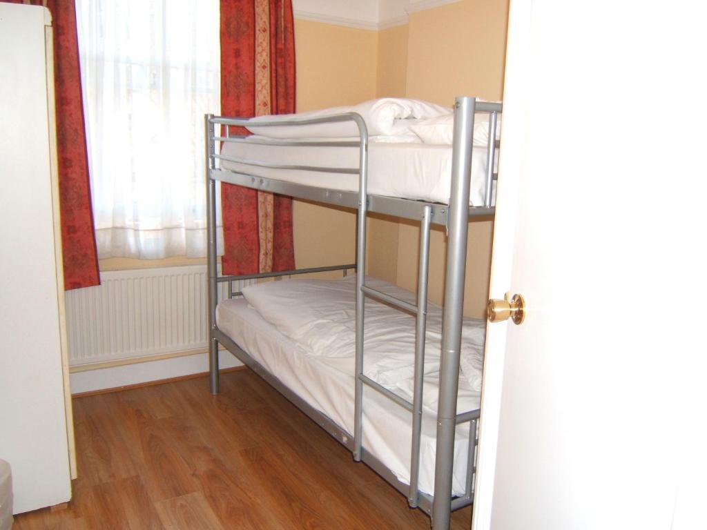 Chambre Lits Jumeaux avec Salle de Bains