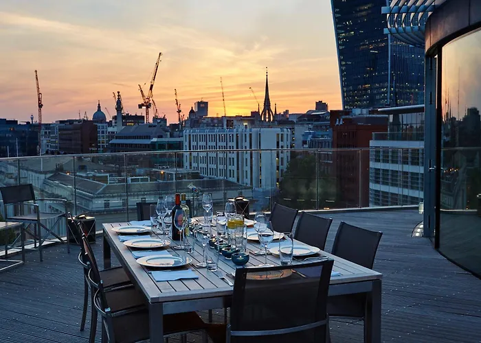 Aparthotel Cheval Three Quays At The Tower Of London